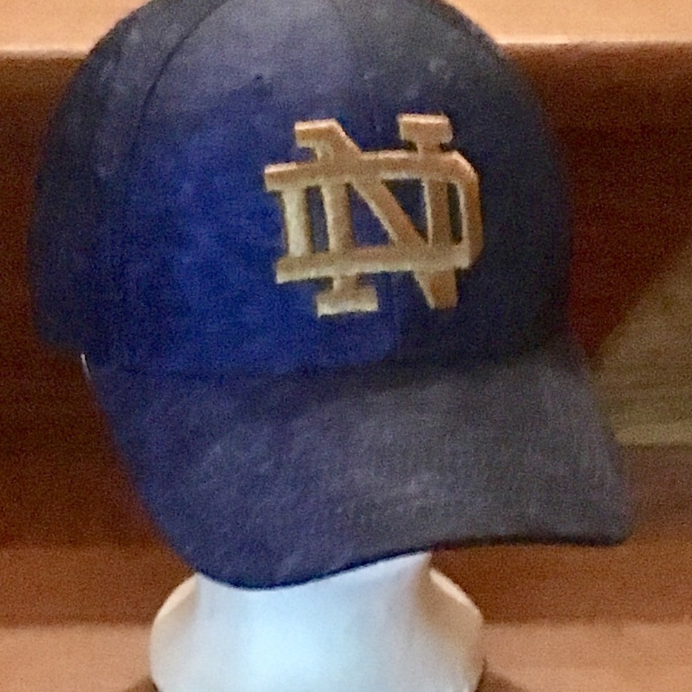 Notre Dame Fighting Irish embroidered baseball Hat